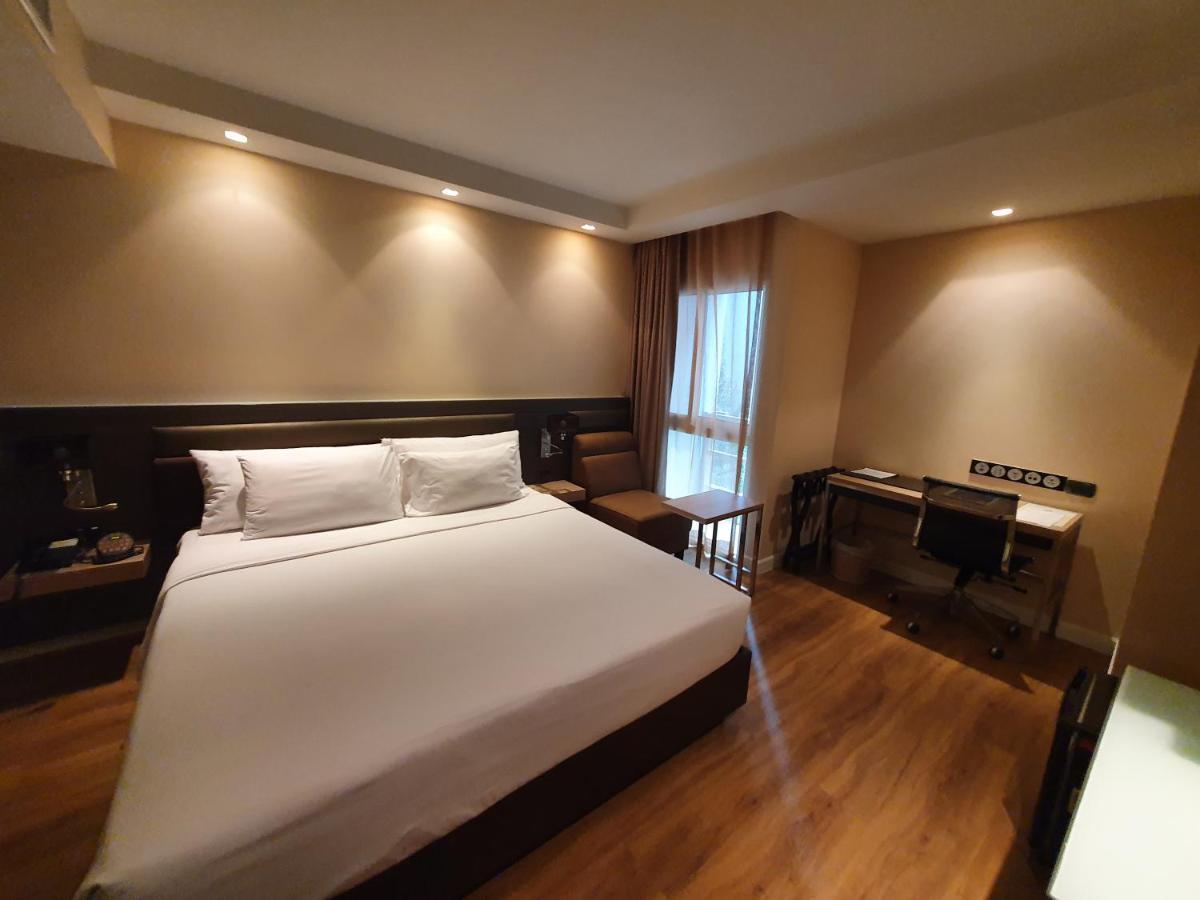 Amora Neoluxe Suites Hotel Bangkok Dış mekan fotoğraf